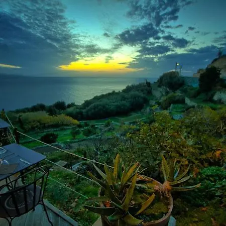 L'auberge Du Qui Peche Hotel