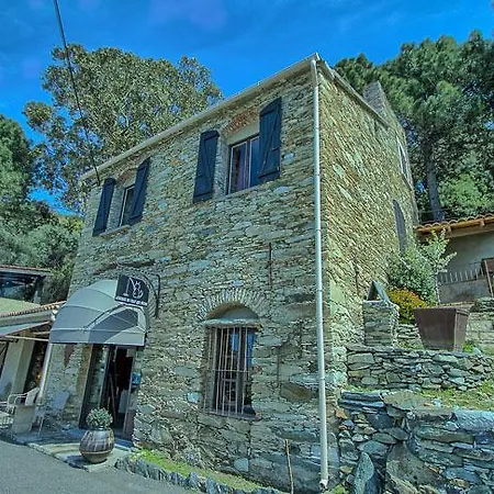 L'auberge Du Qui Peche Canari