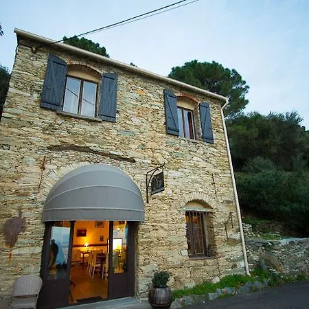 L'auberge Du Qui Peche Hotel