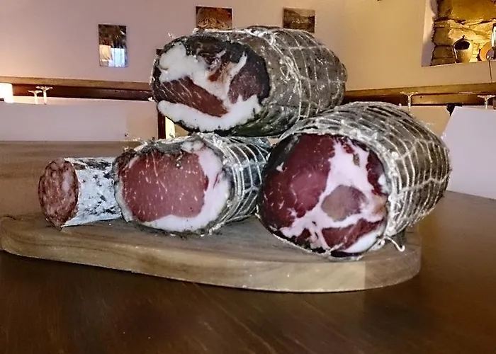 L'auberge Du Qui Peche Canari